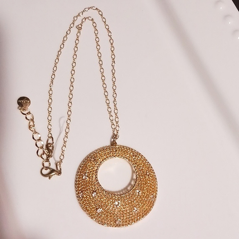 *New* Vtg 👑  Alfani Rheinstone/ Goldtone Pendant Necklace